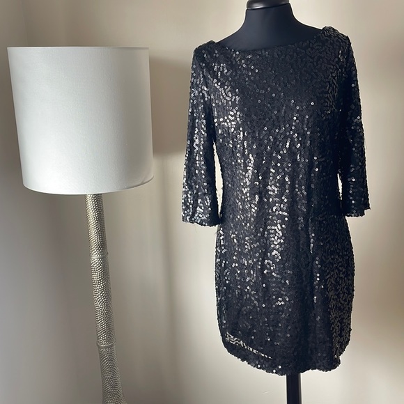 Jessica Howard Dresses & Skirts - Scooped Back LBD